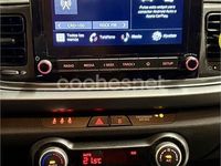 Usado Kia Rio 84 CV (61 kW) 2022 Gris / plata Berlina