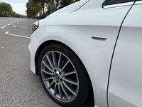 Usado Mercedes B200 136 CV (100 kW) 2018 Blanco Monovolumen