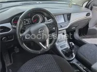 Usado Opel Astra Selective 125 CV (91 kW) 2018 Negro Berlina