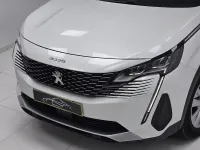 Usado Peugeot 3008 Active 130 CV (95 kW) 2021 Blanco SUV