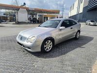 Usado Mercedes C200 163 CV (119 kW) 2001 Gris / plata Berlina