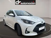 Usado Toyota Yaris Hybrid Business Edition 116 CV (85 kW) 2023 Blanco Berlina