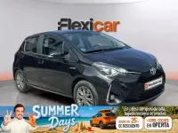 Usado Toyota Yaris Hybrid Active 100 CV (73 kW) 2019 Negro