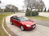 Usado Ford Focus Trend 115 CV (84 kW) 2007 Granate Berlina