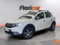 Usado Dacia Sandero Comfort 90 CV (66 kW) 2018 Blanco Berlina