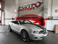 Usado Ford Mustang 2010 Gris Descapotable