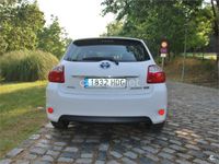 Usado Toyota Auris Hybrid Active 135 CV (99 kW) 2011 Blanco Berlina