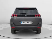 Usado Peugeot 5008 Active 136 CV (100 kW) 2024 Gris SUV