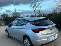 Usado Opel Astra Selective 110 CV (80 kW) 2016 Gris / plata Berlina
