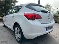 Begagnad Opel Astra Enjoy 100 HK (73 kW) 2011 Vit Sedan