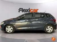 Usado Hyundai i20 101 CV (74 kW) 2022 Gris Utilitario