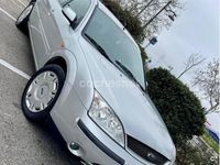 Usado Ford Mondeo Trend 130 CV (95 kW) 2002 Gris / plata Berlina