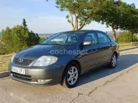 Usado Toyota Corolla Sol 110 CV (80 kW) 2003 Marrón Berlina