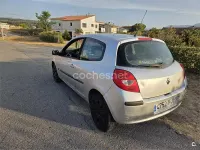 Usado Renault Clio II Authentique 85 CV (62 kW) 2006 Gris / plata Berlina