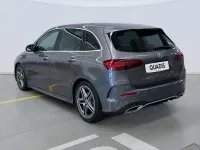 Usado Mercedes B200 150 CV (110 kW) 2024 Gris Monovolumen