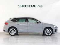 Usado Skoda Scala Selection 115 CV (84 kW) 2024 Gris Utilitario
