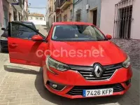 Usado Renault Mégane Zen 110 CV (80 kW) 2017 Rojo Berlina