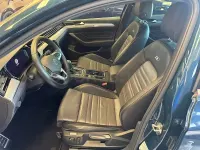 Usado VW Passat R-line 150 CV (110 kW) 2021 Azul Berlina
