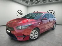 Usado Kia Ceed 136 CV (100 kW) 2022 Rojo Utilitario