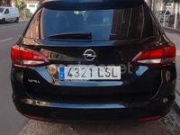Usado Opel Astra Ultimate 145 CV (106 kW) 2021 Negro Familiar