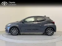 Usado Toyota Yaris Hybrid Sport 130 CV (95 kW) 2025 Gris / plata Berlina
