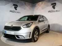 Usado Kia Niro 141 CV (103 kW) 2018 Gris / plata SUV
