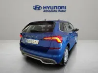 Usado Skoda Kamiq 110 CV (80 kW) 2022 Azul SUV