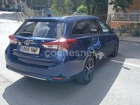 Usado Toyota Auris Active 112 CV (82 kW) 2017 Azul Familiar