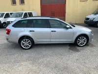Usado Skoda Octavia Ambition 150 CV (110 kW) 2014 Gris / plata Familiar