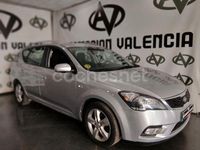 Usado Kia Ceed 128 CV (94 kW) 2011 Gris / plata Utilitario
