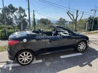 Usado Peugeot 206 138 CV (101 kW) 2001 Negro Descapotable