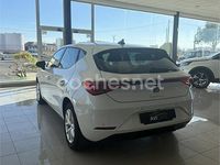 Usado Seat Leon Style 115 CV (84 kW) 2021 Blanco Familiar