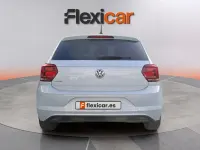 Usado VW Polo Advance 95 CV (69 kW) 2018 Gris Utilitario