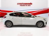 Usado Ford Focus Trend 120 CV (88 kW) 2022 Blanco Berlina