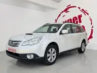 Usado Subaru Outback Sport 150 CV (110 kW) 2011 Blanco Familiar