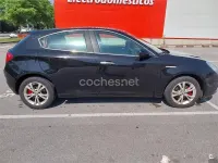 Usado Alfa Romeo Giulietta Distinctive 105 CV (77 kW) 2011 Negro Utilitario