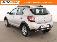Usado Dacia Sandero Stepway 90 CV (66 kW) 2015 Gris / plata Berlina