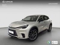 Usado Lexus LBX 136 CV (100 kW) 2025 Gris / plata SUV