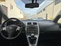 Usado Toyota Auris Sol 126 CV (92 kW) 2010 Gris / plata Utilitario