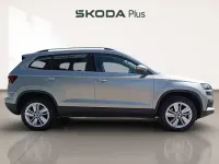 Usado Skoda Karoq Selection 150 CV (110 kW) 2025 Gris plata SUV