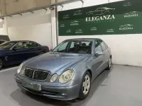 Usado Mercedes E320 Avantgarde 204 CV (150 kW) 2004 Azul Berlina