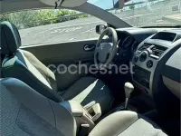 Usado Renault Mégane Cabriolet Privilege 135 CV (99 kW) 2005 Beige Descapotable