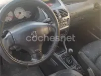 Usado Peugeot 206 Quiksilver 90 CV (66 kW) 2004 Negro Berlina