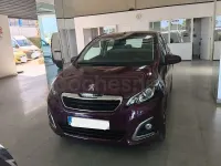 Usado Peugeot 108 Allure 72 CV (52 kW) 2018 Violeta / lila Berlina