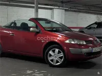 Usado Renault Mégane Cabriolet Dynamique 115 CV (84 kW) 2004 Rojo Descapotable