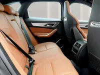 Usado Jaguar F-Pace R-Dynamic 404 CV (297 kW) 2024 Negro metalizado SUV