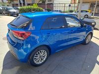 Usado Kia Rio 84 CV (61 kW) 2022 Azul Berlina
