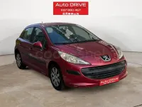 Usado Peugeot 207 90 CV (66 kW) 2006 Granate Berlina
