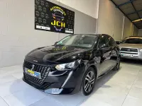 Usado Peugeot 208 Allure 100 CV (73 kW) 2022 Negro Utilitario