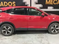 Usado Nissan Qashqai N-Connecta 190 CV (139 kW) 2023 Yokohama red (sólida) SUV